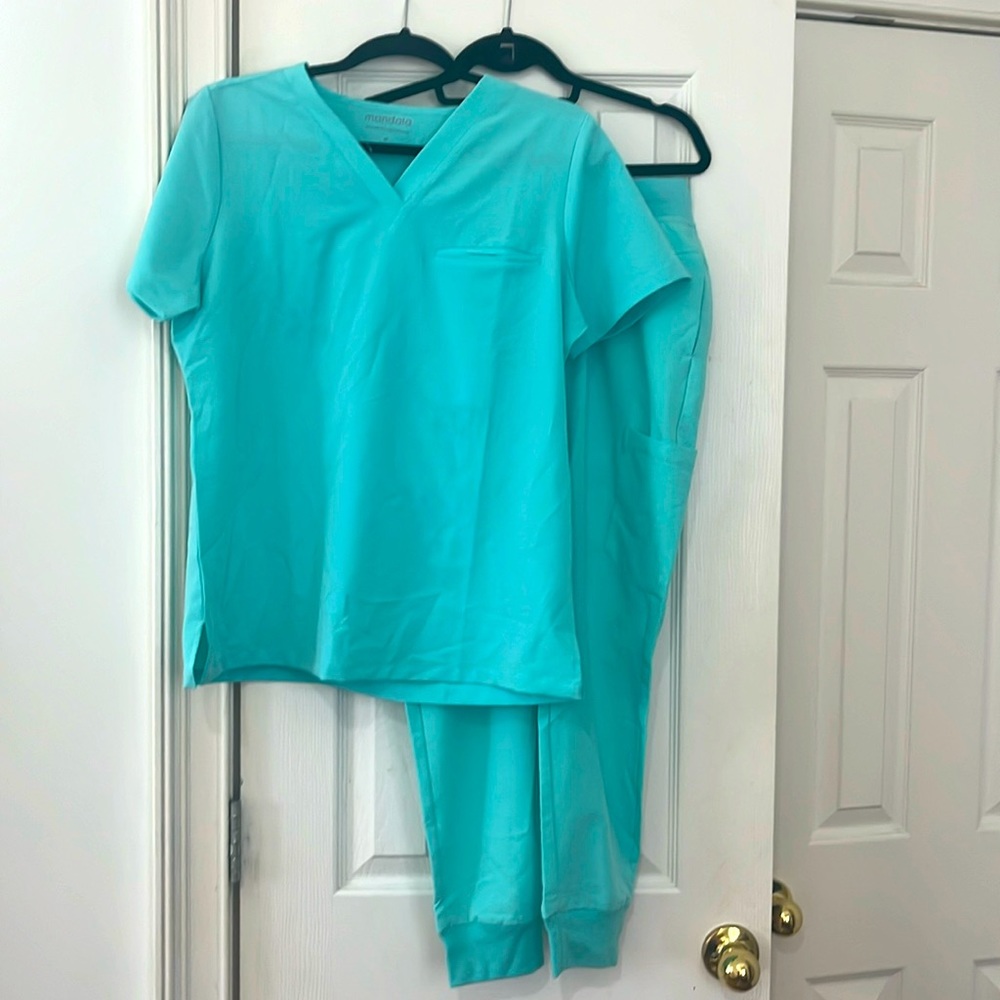 Mandala scrubs set Teal blue NWT, small pant and medium top